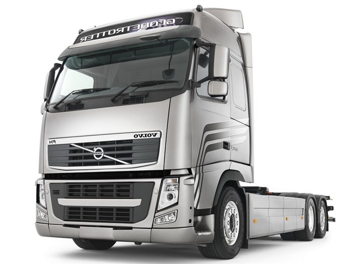 Стекло для фары Volvo FH (2008-2012) 2356 - фото 5729